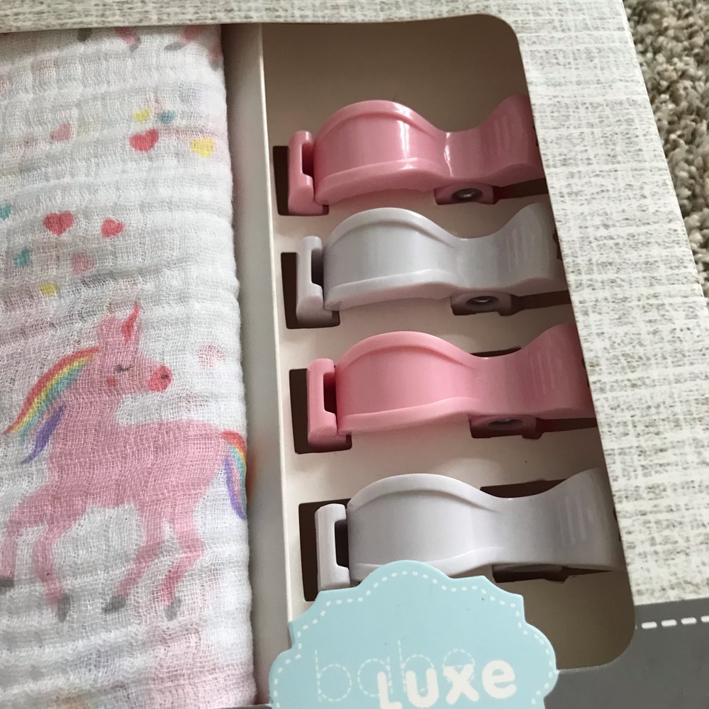 ๐ Swaddle Set With Clips ๐ - Picture 3 of 6